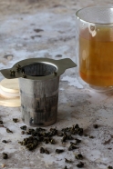 Retractable tea infuser