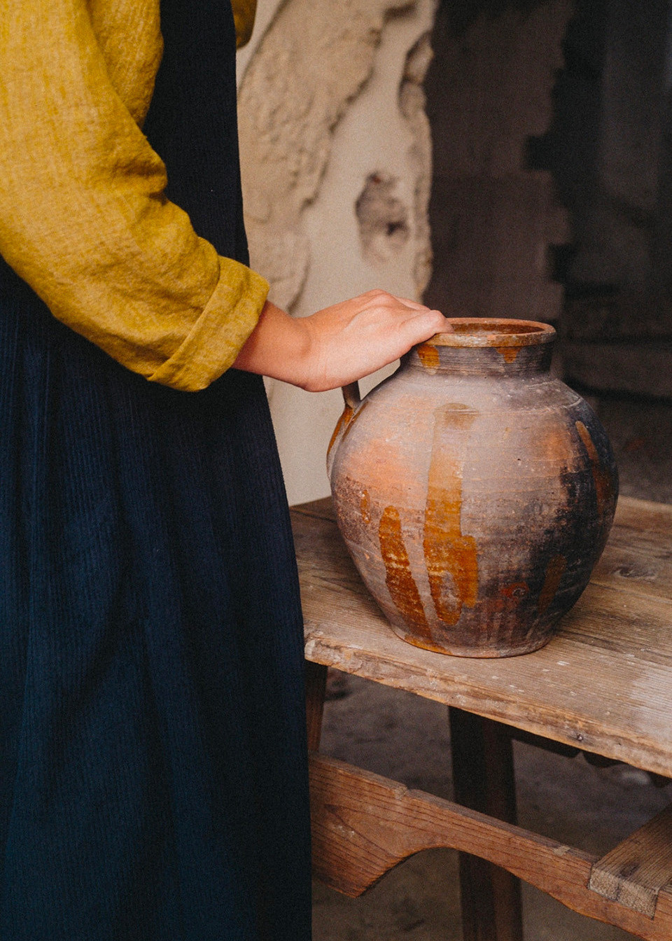 Robe à plis sans manches, velours bleu nuit