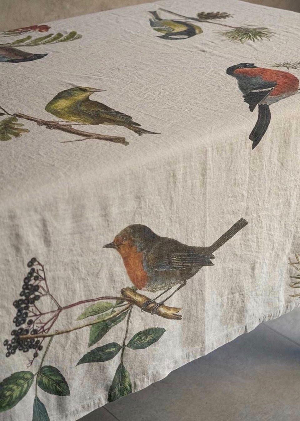 Linen tablecloth with little birds prints - LINOROOM