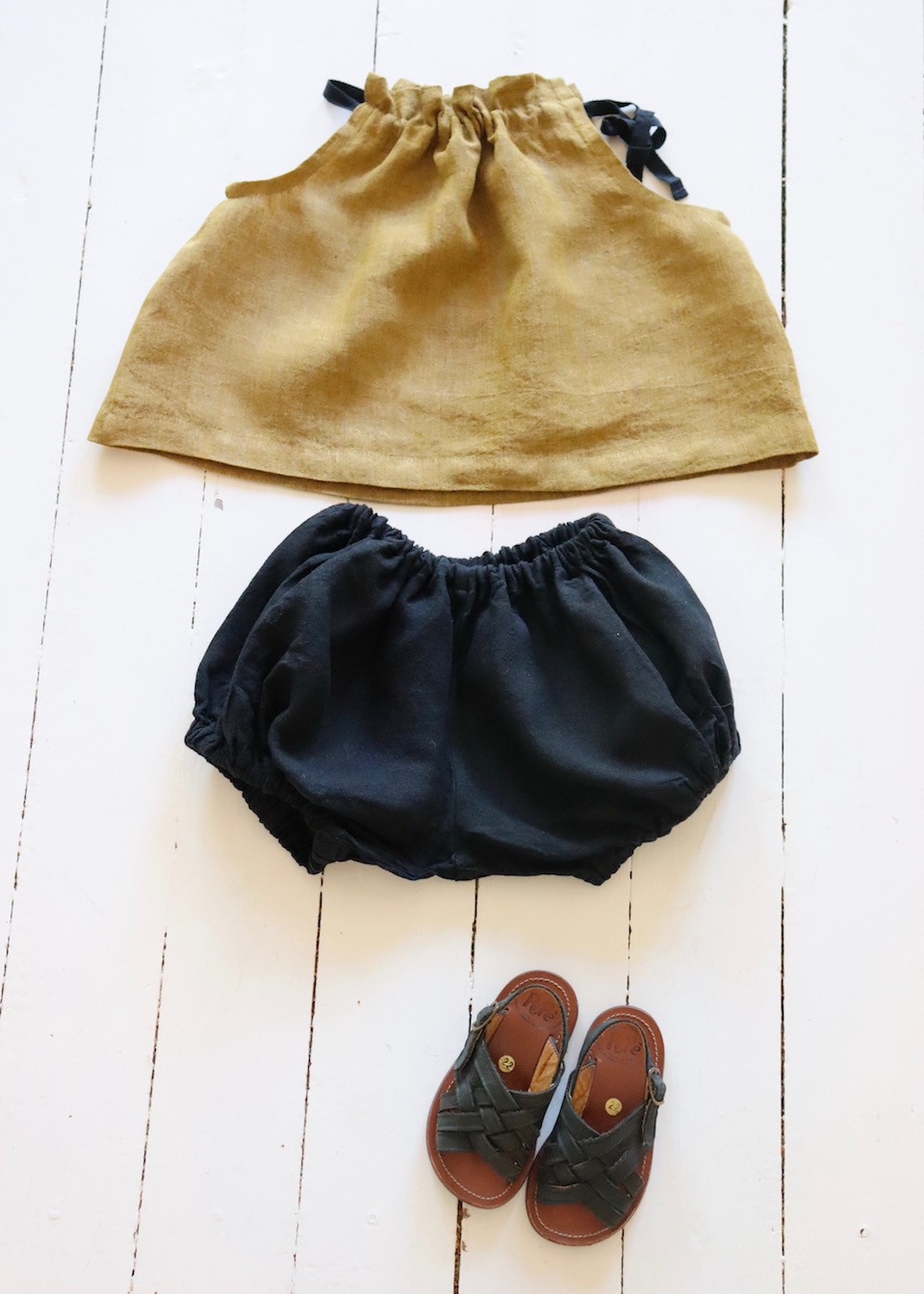 Knotted blouse in mustard linen - LE VESTIAIRE DE JEANNE Knotted blouse in mustard linen - LE VESTIAIRE DE JEANNE