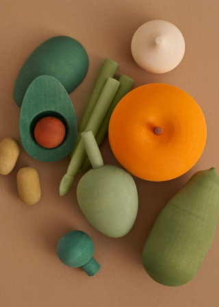 Wooden vegetables