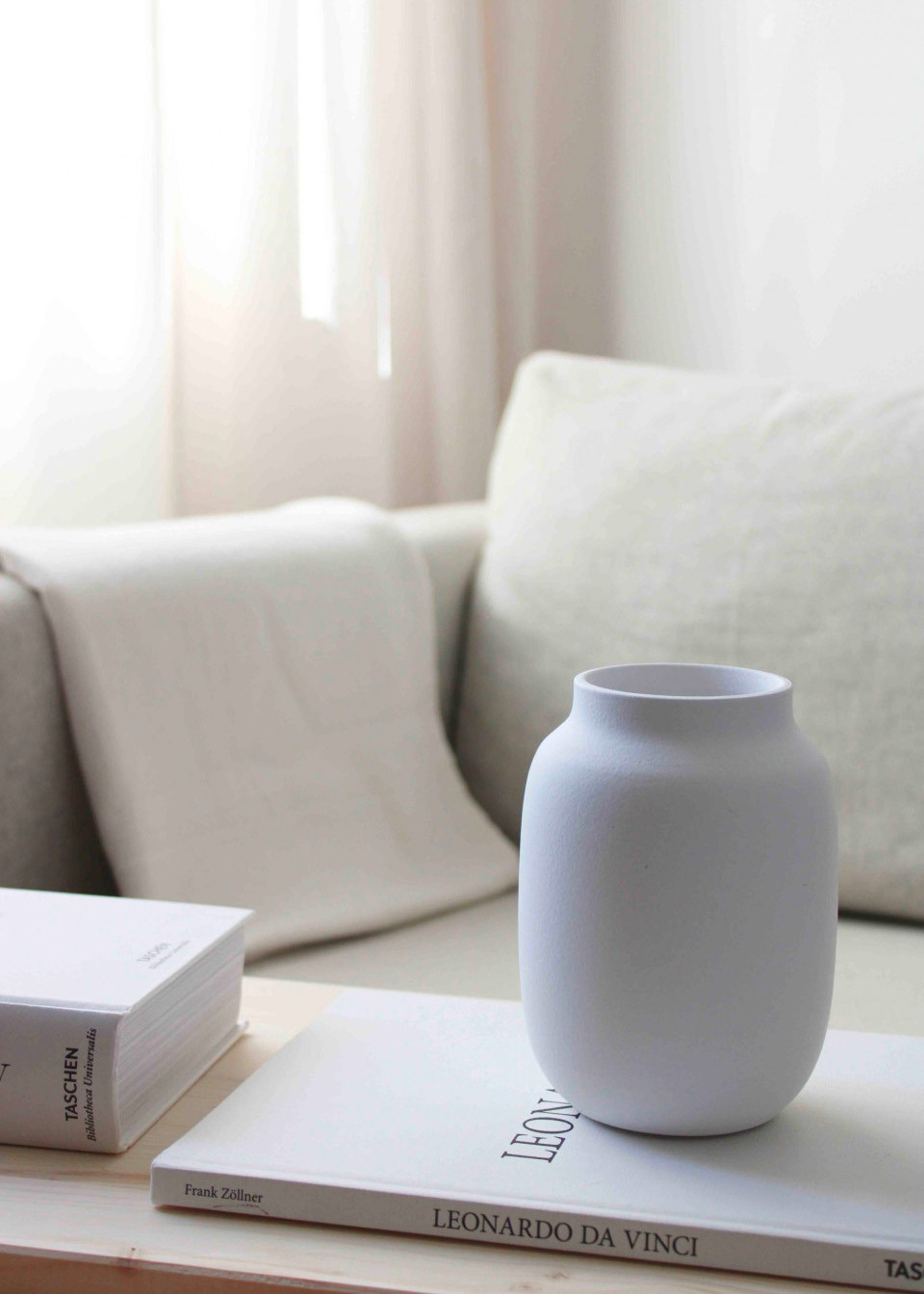 Vase blanc, Vase en céramique, Vase fabriqué à la main