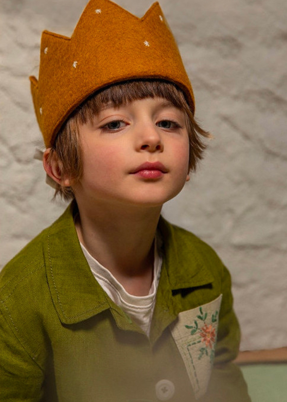 Golden felted crown - MUSKHANE