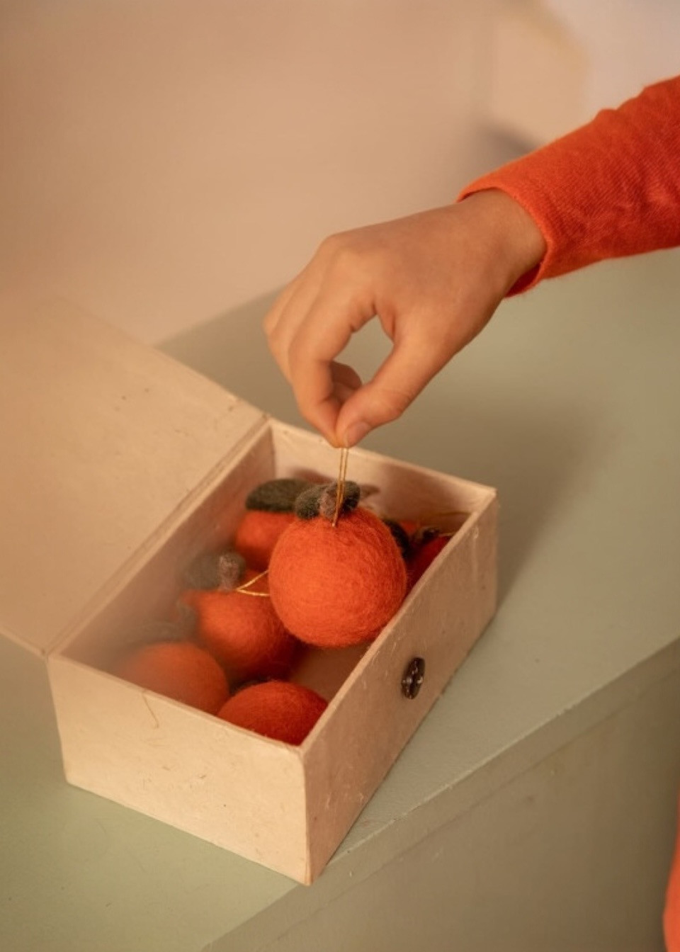 Hanging clementine box - MUSKHANE