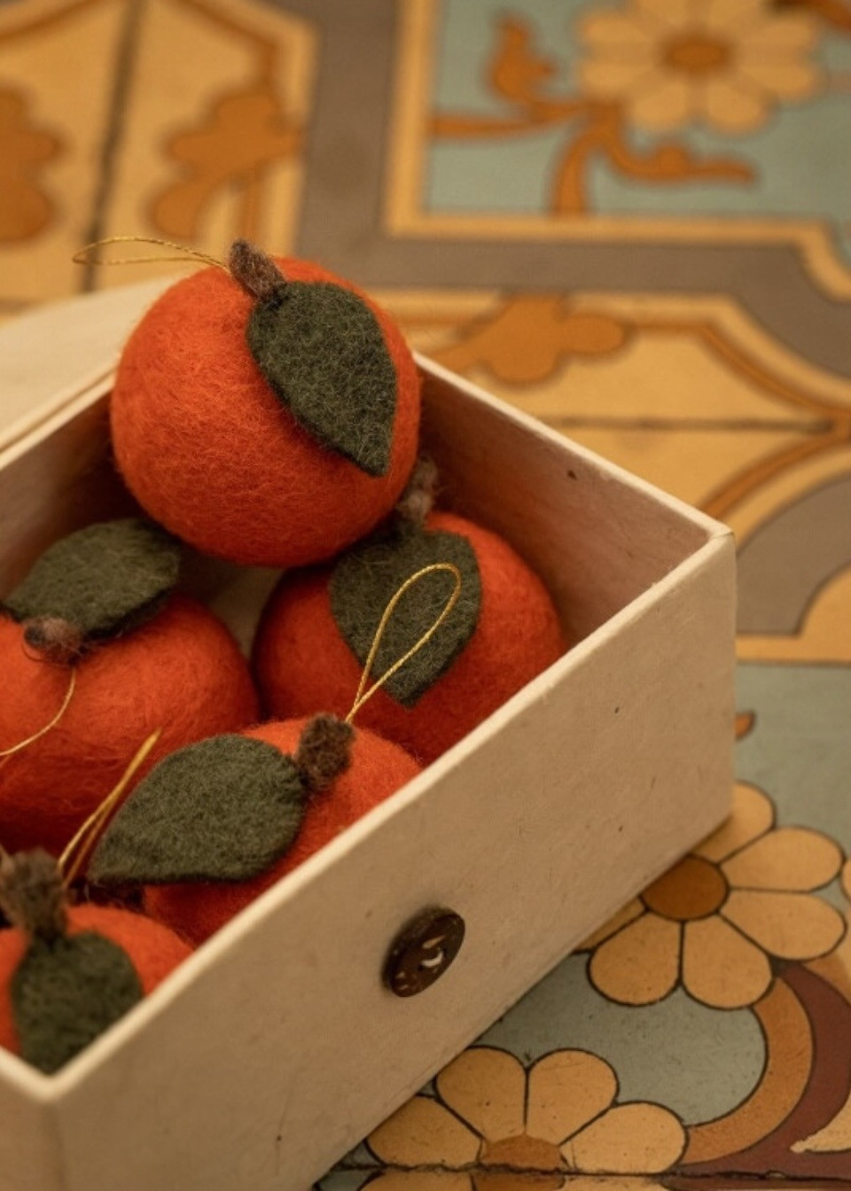 Hanging clementine box - MUSKHANE