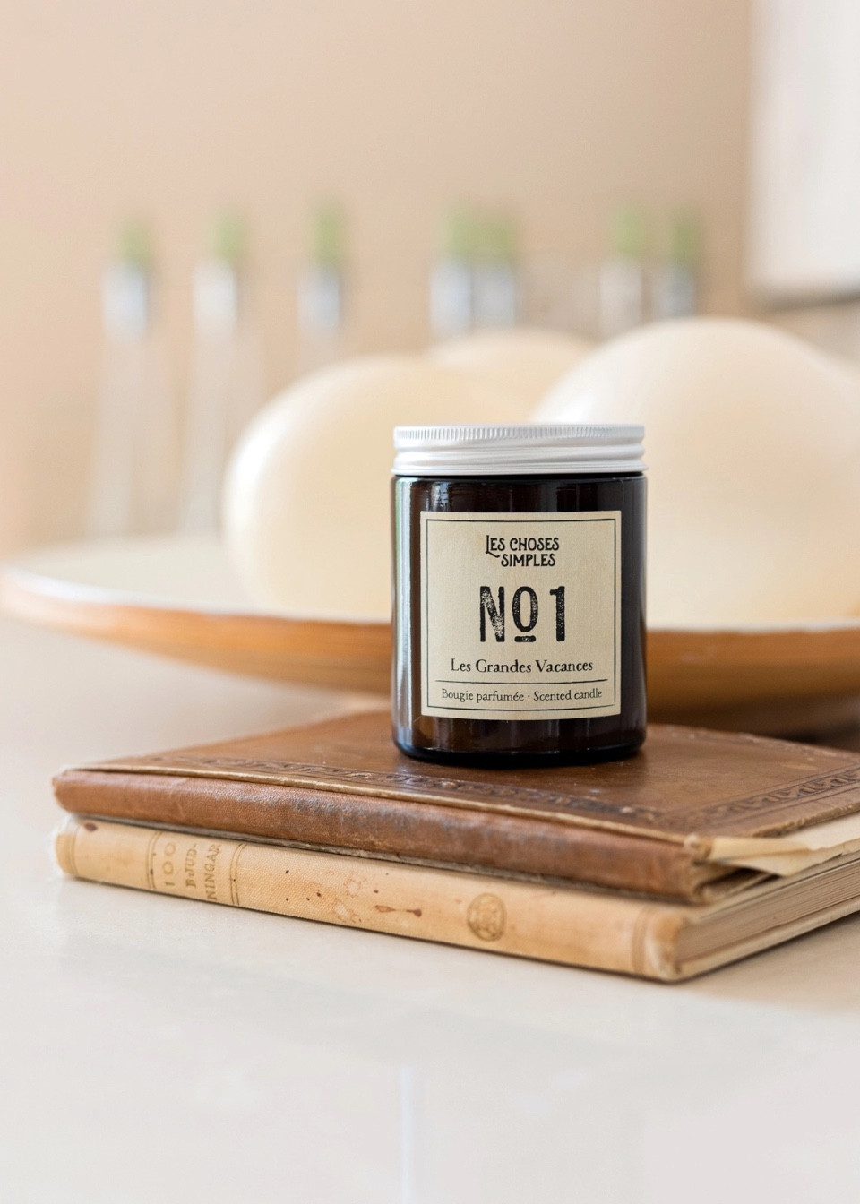 Scented candle "Les Grandes Vacances" - LES CHOSES SIMPLES Scented candle "Les Grandes Vacances" - LES CHOSES SIMPLES