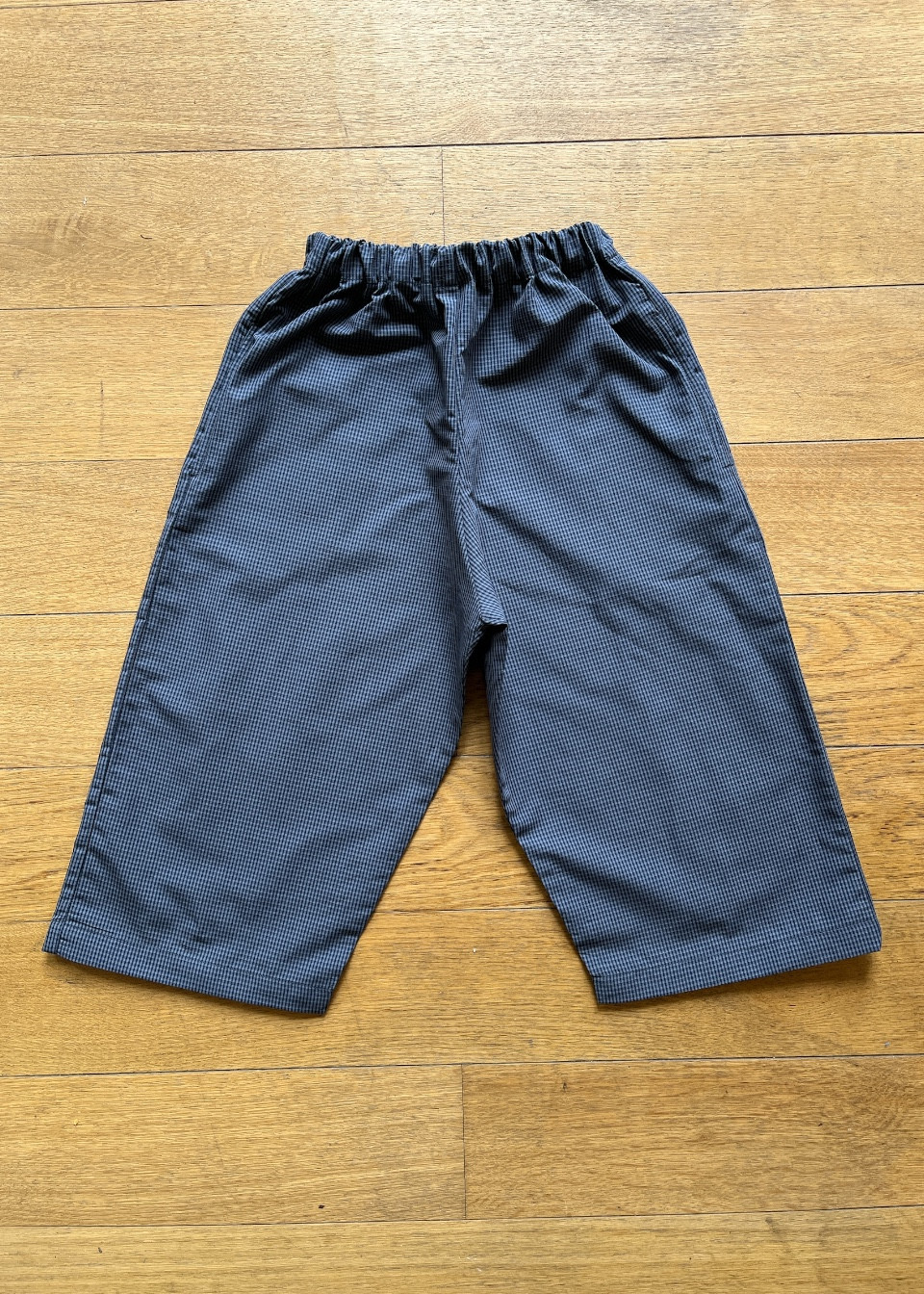 Pantalon large pour enfant, en vichy bleu - LE VESTIAIRE DE JEANNE Pantalon large pour enfant, en vichy bleu - LE VESTIAIRE DE JEANNE