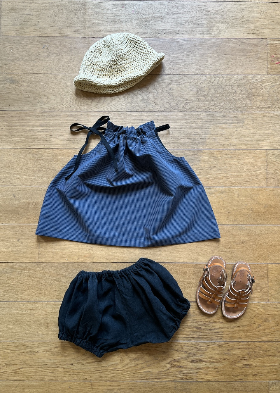 Blouse nouée en vichy bleu - LE VESTIAIRE DE JEANNE Blouse nouée en vichy bleu - LE VESTIAIRE DE JEANNE