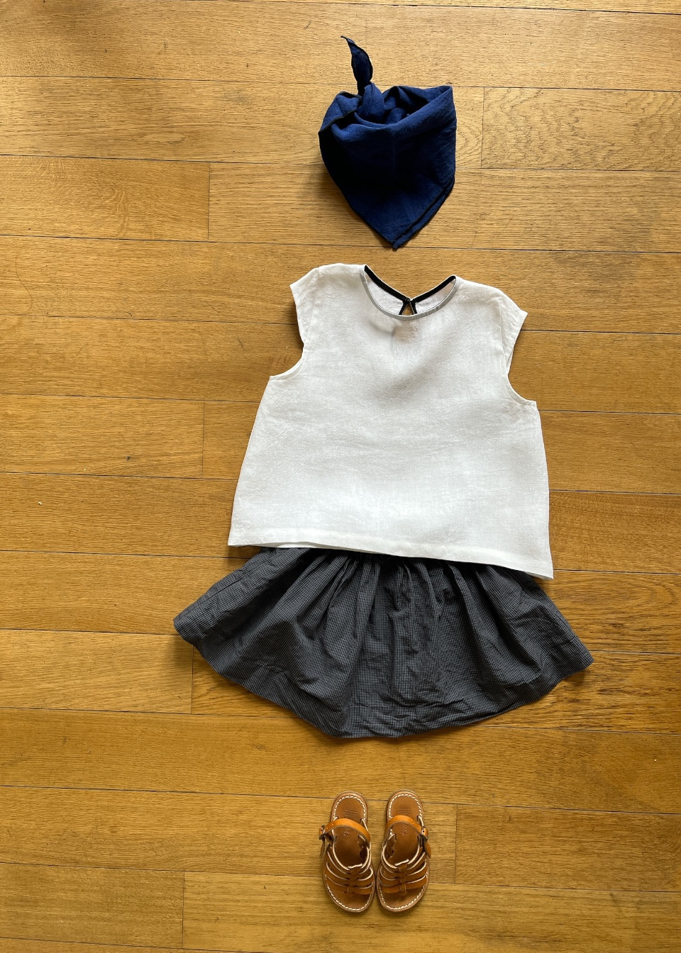 Jupe enfant en vichy bleu - LE VESTIAIRE DE JEANNE Jupe enfant en vichy bleu - LE VESTIAIRE DE JEANNE