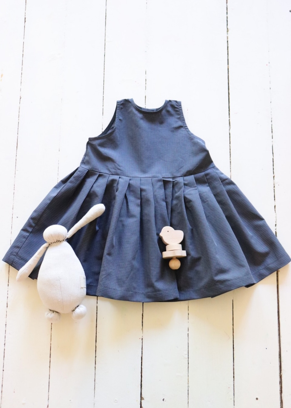 Robe à plis sans manches, vichy bleu Robe à plis sans manches, vichy bleu