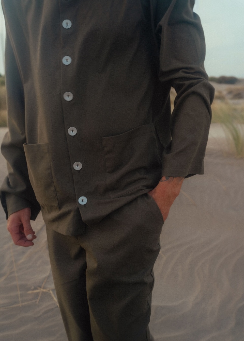 Pantalon 01 en toile Lichen - LE VESTIAIRE DE JEANNE Pantalon 01 en toile Lichen - LE VESTIAIRE DE JEANNE