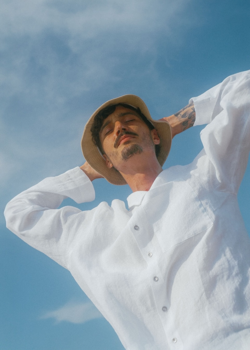 Shirt 09 in white linen - LE VESTIAIRE DE JEANNE Shirt 09 in white linen - LE VESTIAIRE DE JEANNE
