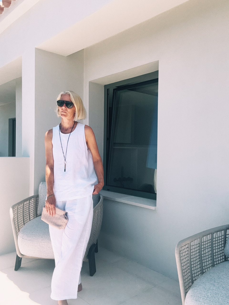 Pantalon large en lin blanc - LE VESTIAIRE DE JEANNE Pantalon large en lin blanc - LE VESTIAIRE DE JEANNE