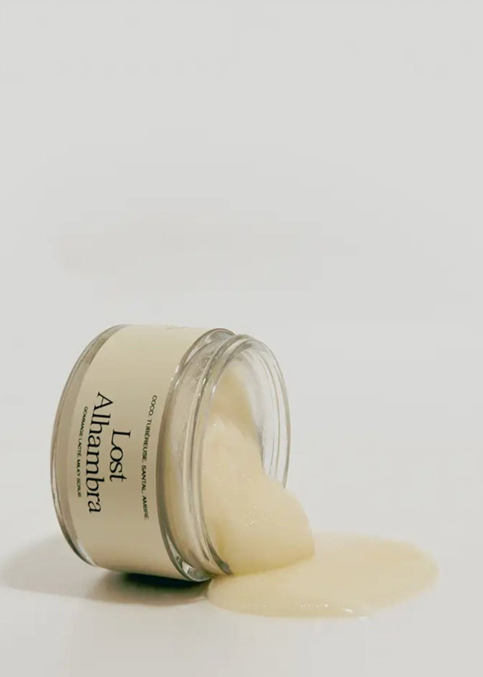 Scented milky body scrub Lost Alambra - REFEEL
