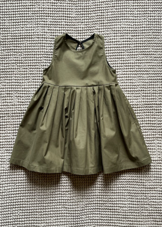Pleated dress, sleeveless, khaki poplin