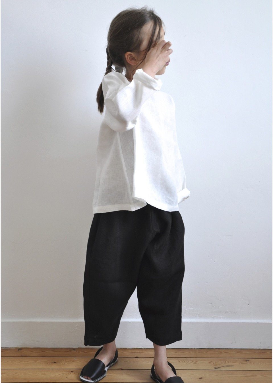Blouse manches longues enfant en lin blanc- LE VESTIAIRE DE JEANNE Blouse manches longues enfant en lin blanc- LE VESTIAIRE DE JEANNE