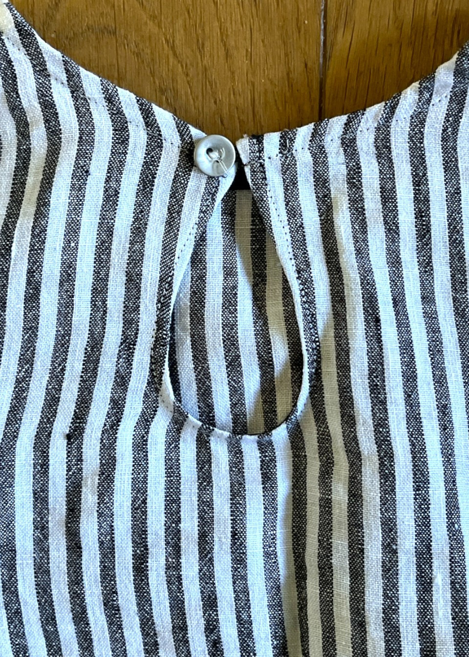 Blouse manches longues enfant en lin rayé- LE VESTIAIRE DE JEANNE Blouse manches longues enfant en lin rayé- LE VESTIAIRE DE JEANNE