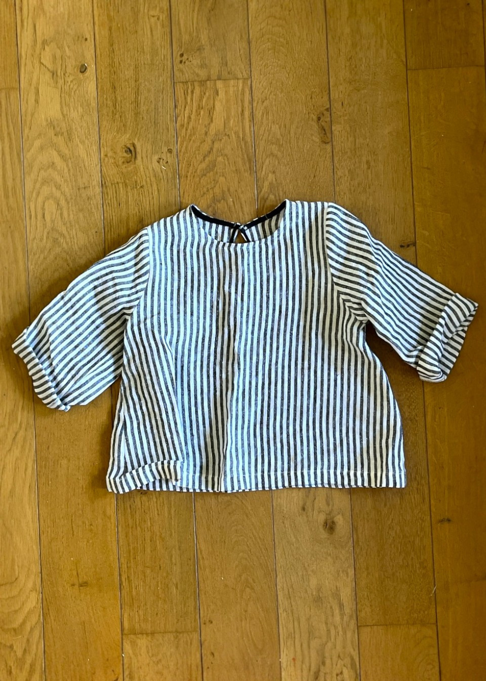 Blouse manches longues enfant en lin rayé- LE VESTIAIRE DE JEANNE Blouse manches longues enfant en lin rayé- LE VESTIAIRE DE JEANNE