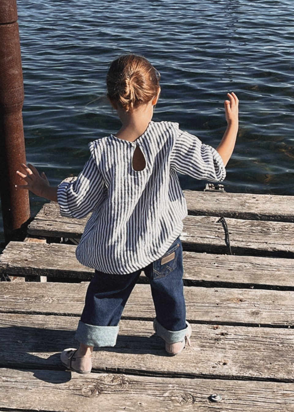 Blouse manches longues enfant en lin rayé- LE VESTIAIRE DE JEANNE Blouse manches longues enfant en lin rayé- LE VESTIAIRE DE JEANNE