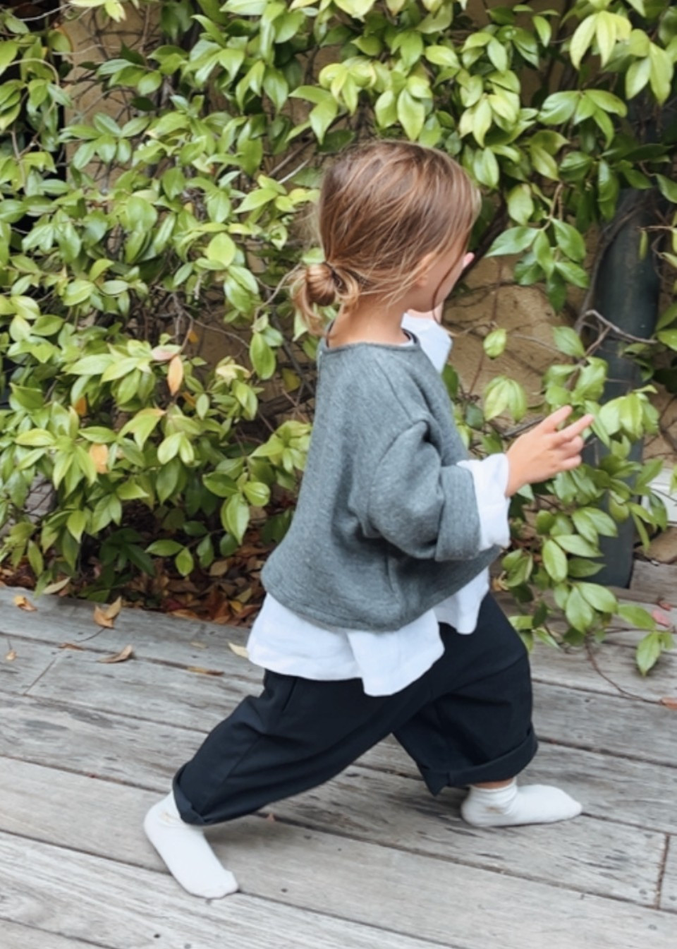 Wide trousers for kids, midnight blue cotton - LE VESTIAIRE DE JEANNE Wide trousers for kids, midnight blue cotton - LE VESTIAIRE DE JEANNE