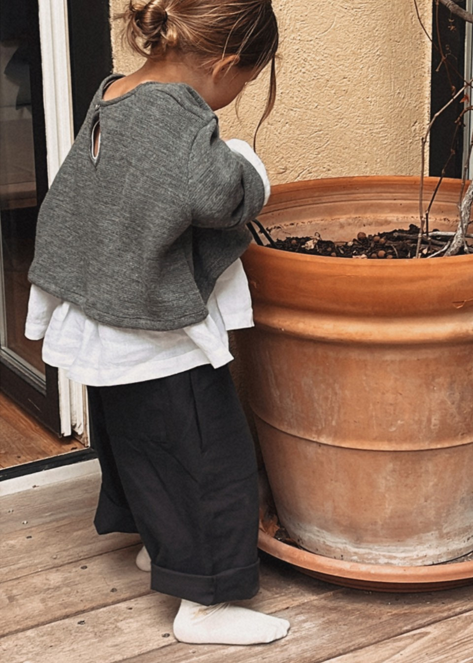 Wide trousers for kids, midnight blue cotton - LE VESTIAIRE DE JEANNE Wide trousers for kids, midnight blue cotton - LE VESTIAIRE DE JEANNE