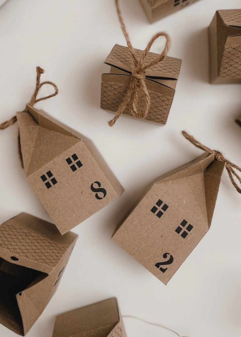 Advent Calendar "Village" - HEAD IN T'CLOUD