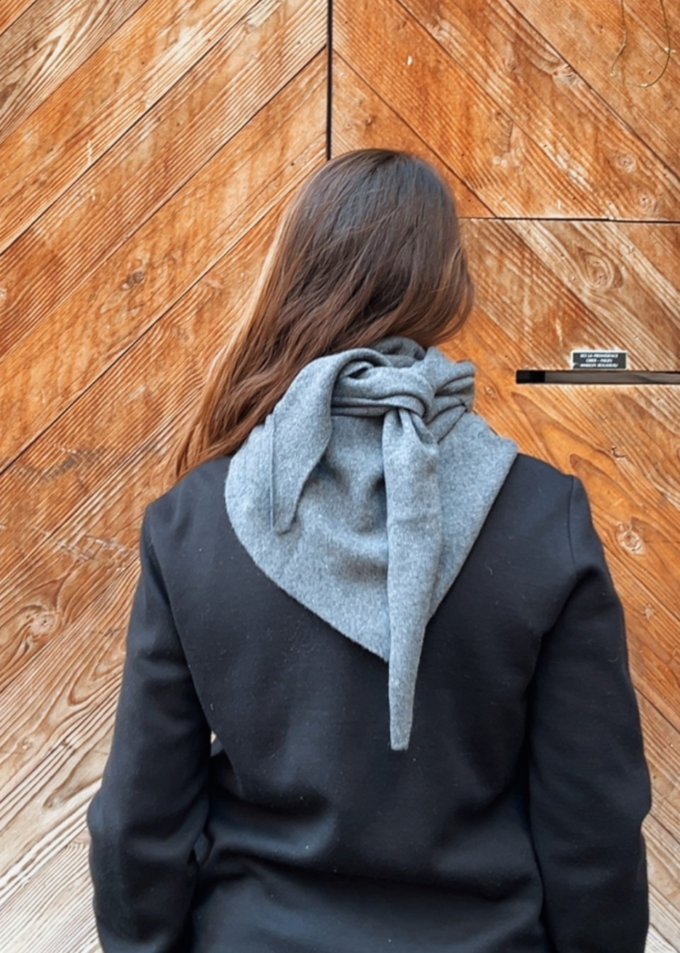 Echarpe triangulaire oversize en laine merinos anthracite - TBCo