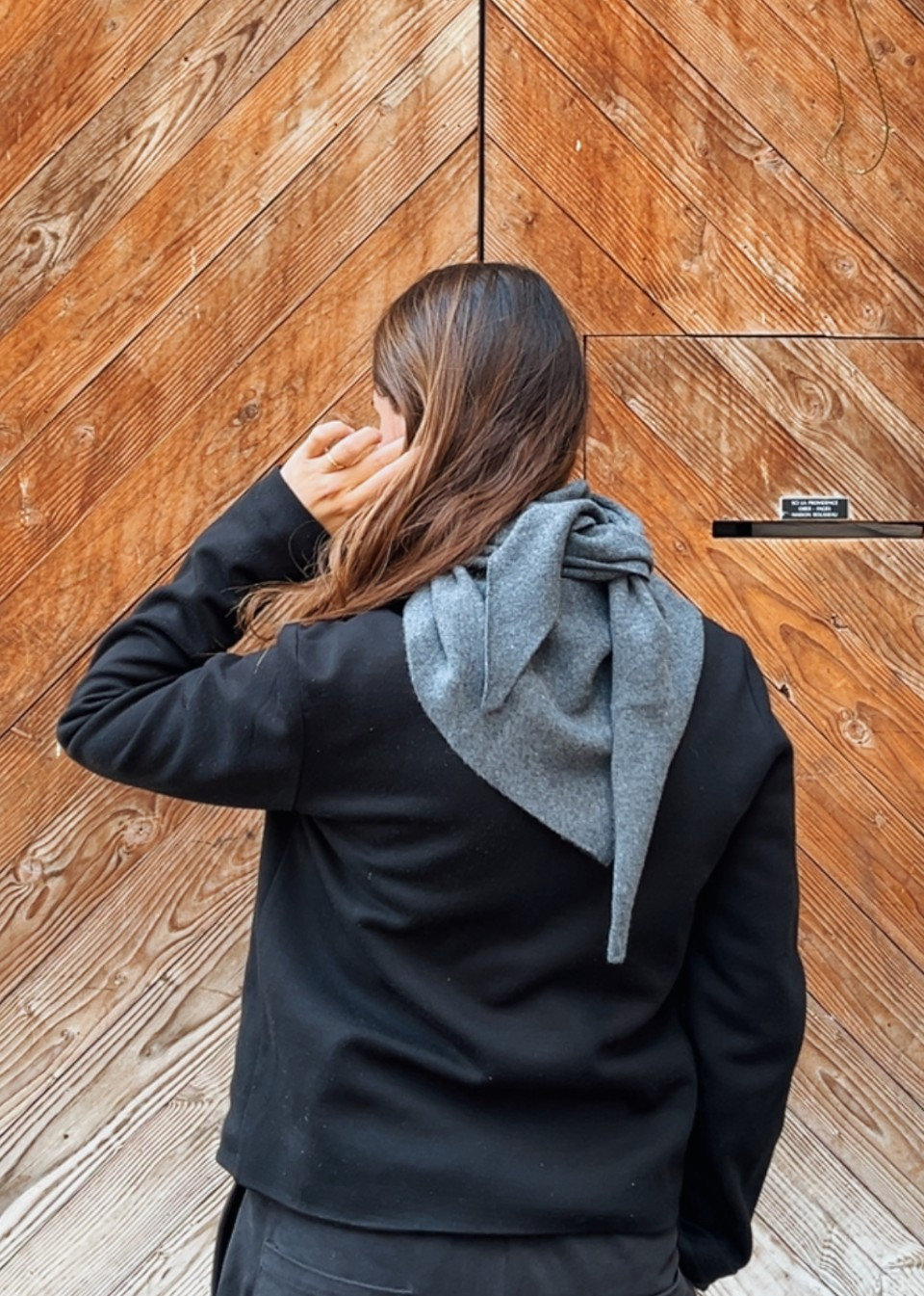 Echarpe triangulaire oversize en laine merinos anthracite - TBCo