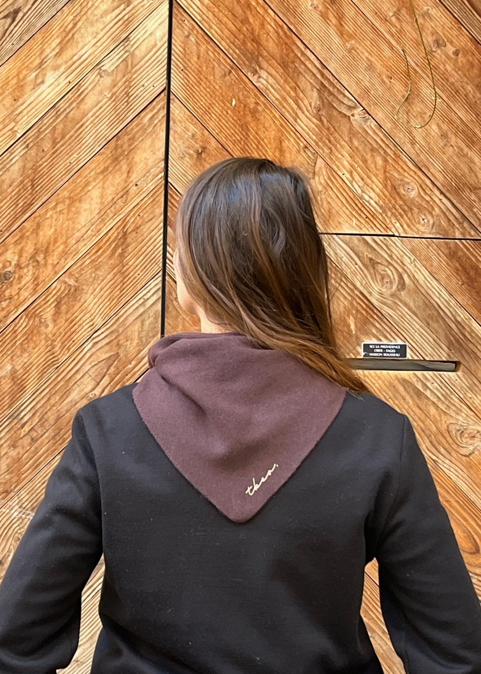 Echarpe triangulaire en laine merinos marron - TBCo