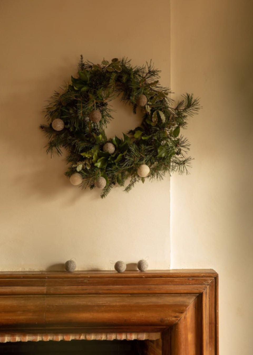 Hanging golden baubles box - MUSKHANE