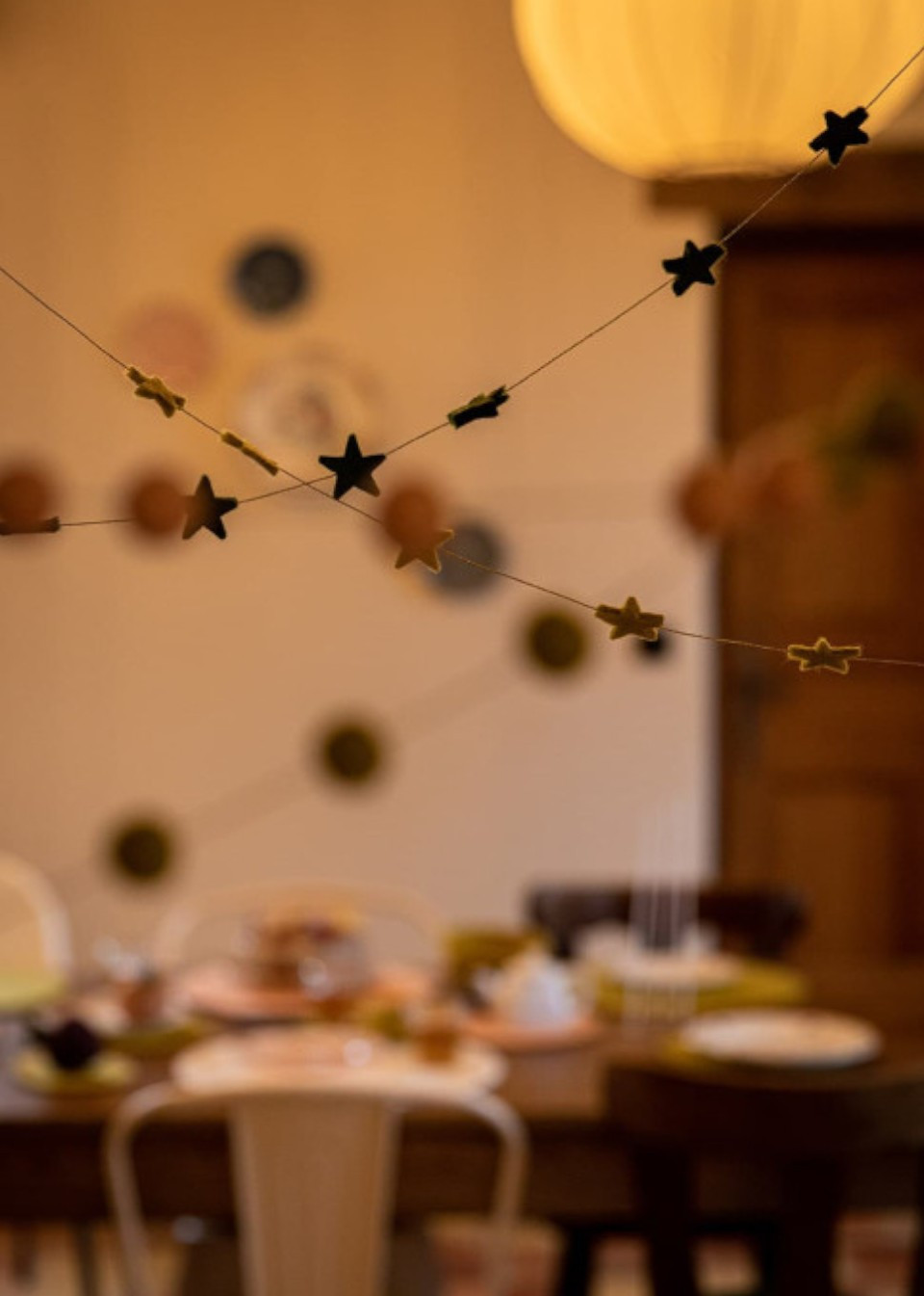 Chartreuse green stars felted garland - MUSKHANE