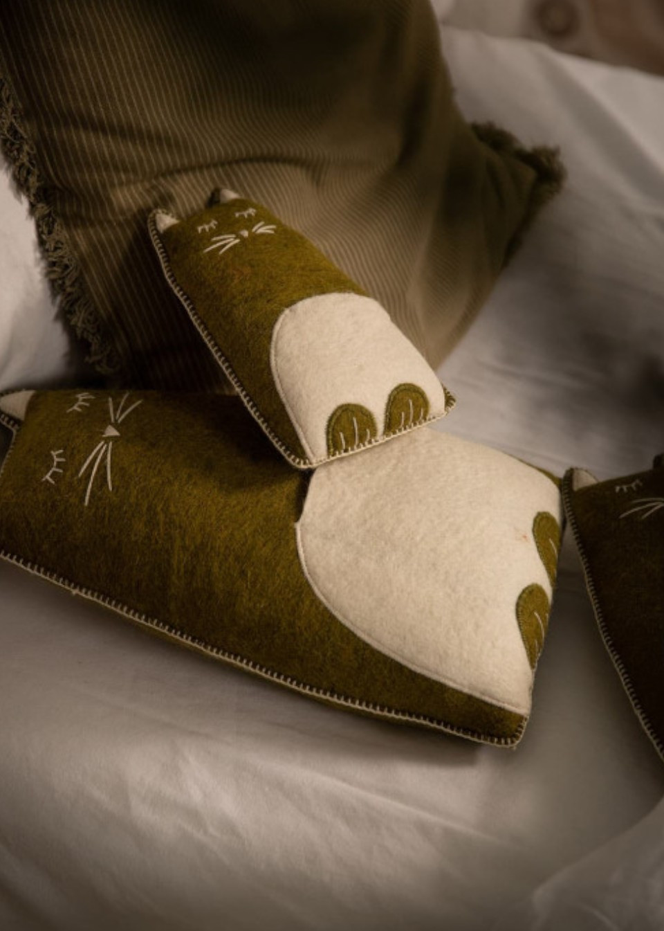 Anise green Kitty Cushion - MUSKHANE