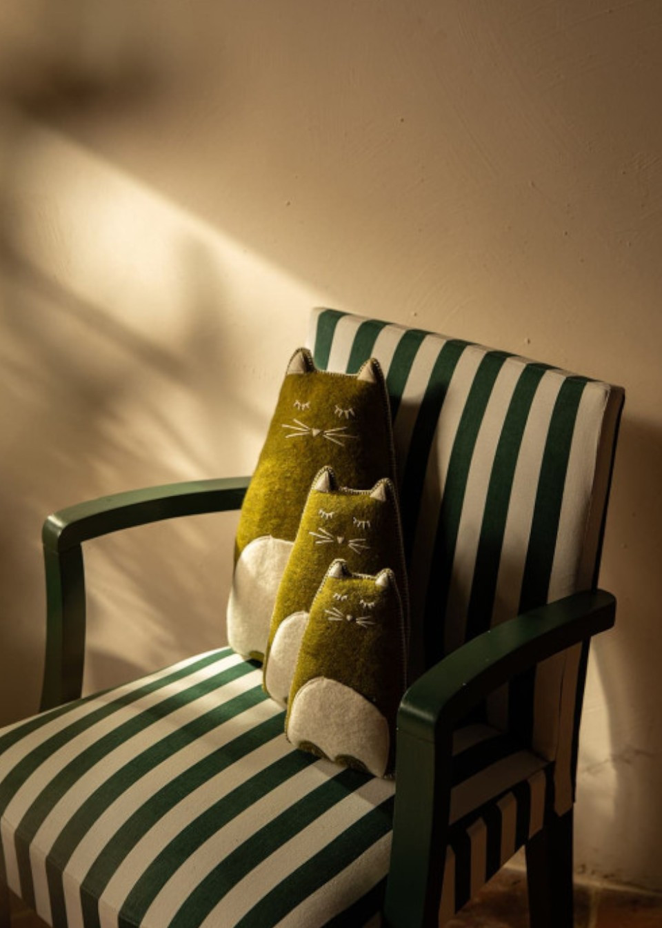 Anise green Kitty Cushion - MUSKHANE