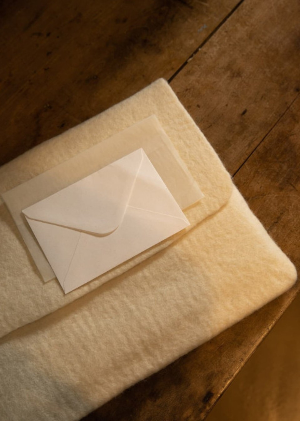 White Felted Pouch - MUSKHANE