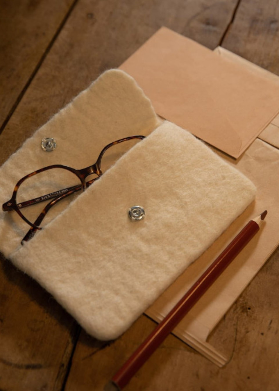 White Felted Pouch - MUSKHANE