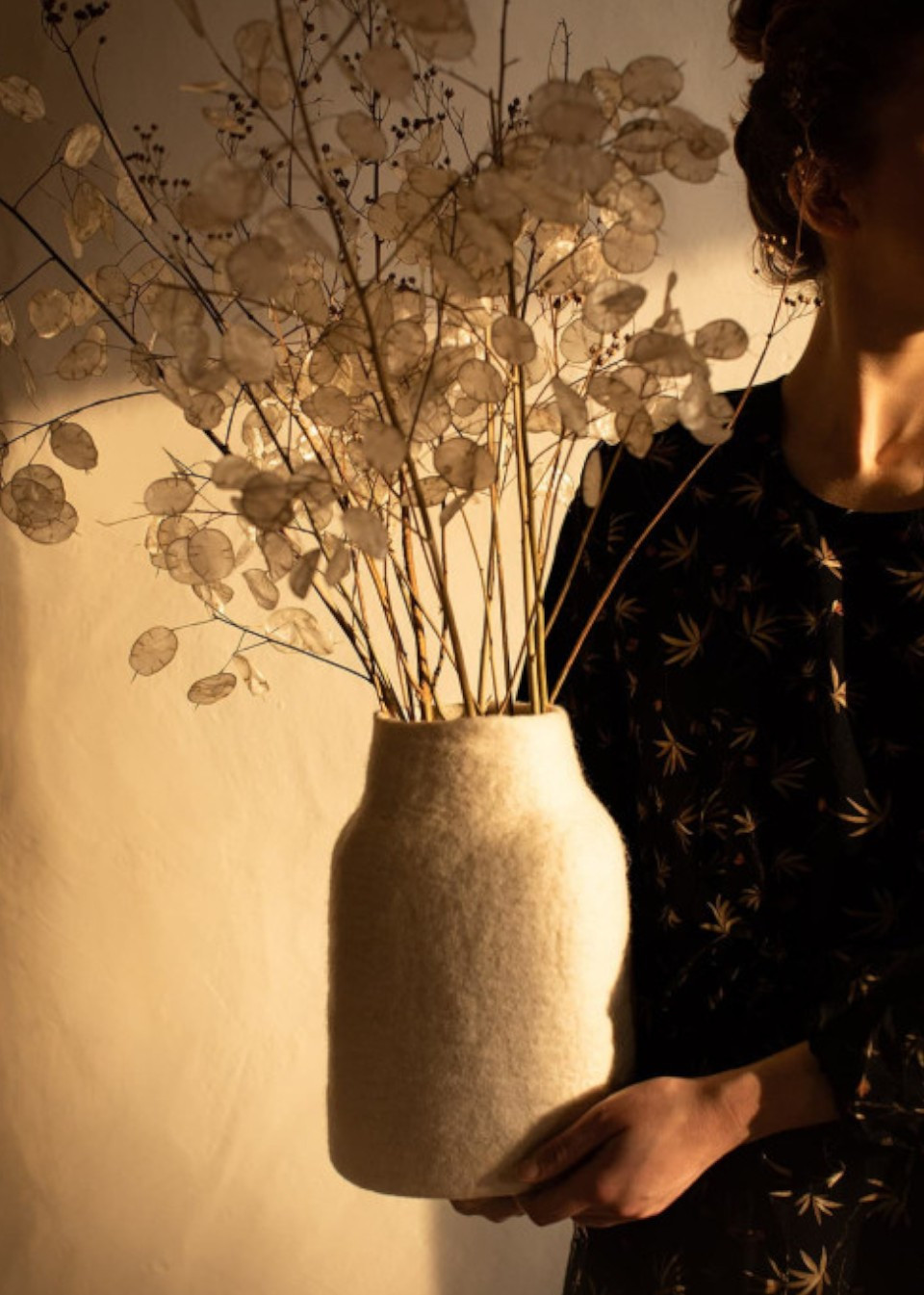 Vase cover in white felt wool - MUSKHANE