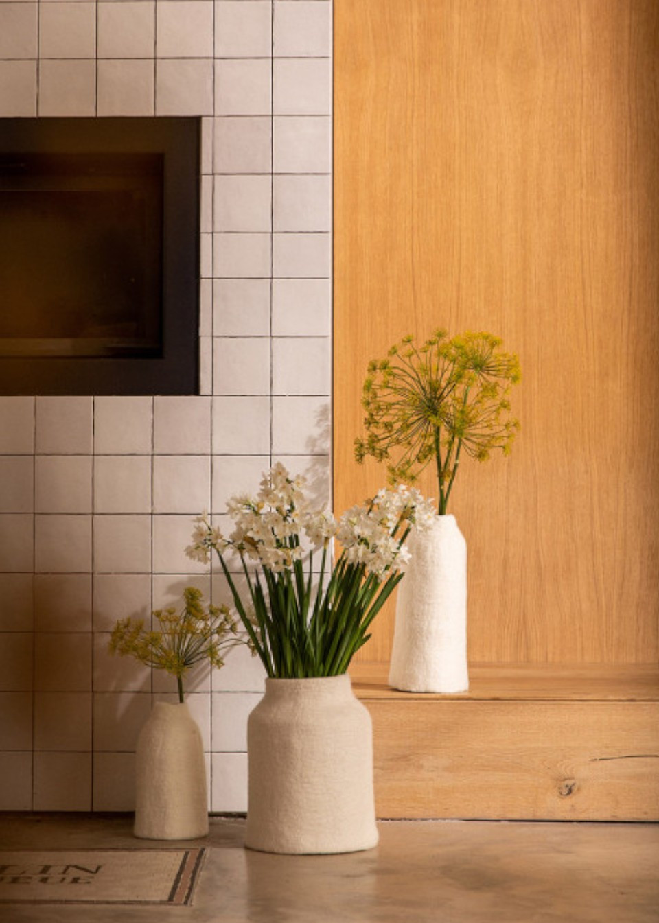 Vase cover in white felt wool - MUSKHANE