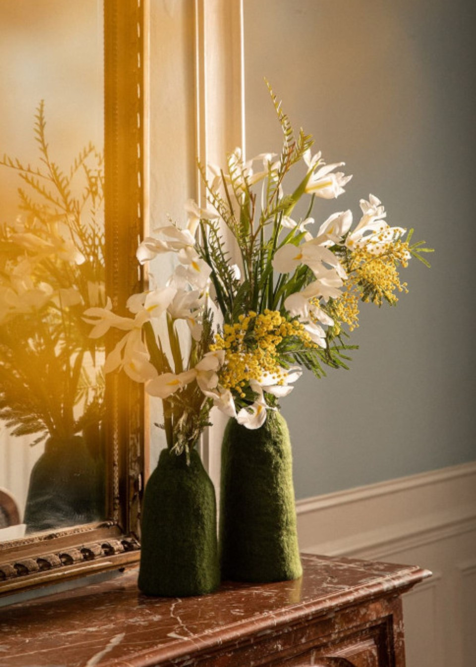 Vase cover in forest green felt wool - MUSKHANE