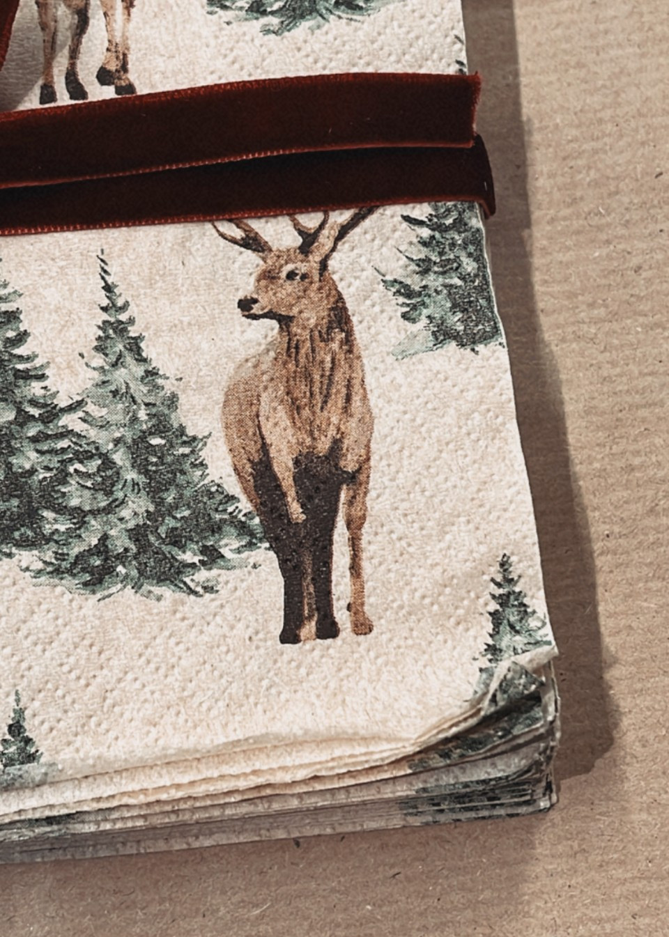 Paper napkins - Deer & Fire Tree