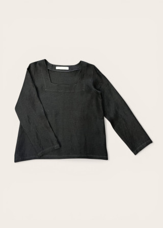 Long sleeves blouse squared neck, black linen
