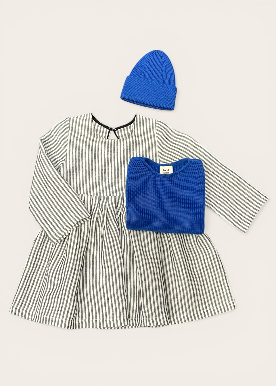 Robe à plis manches longues, lin rayures claires