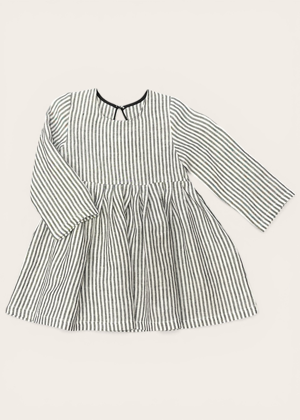 Pleated dress, long sleeves, light stripes linen