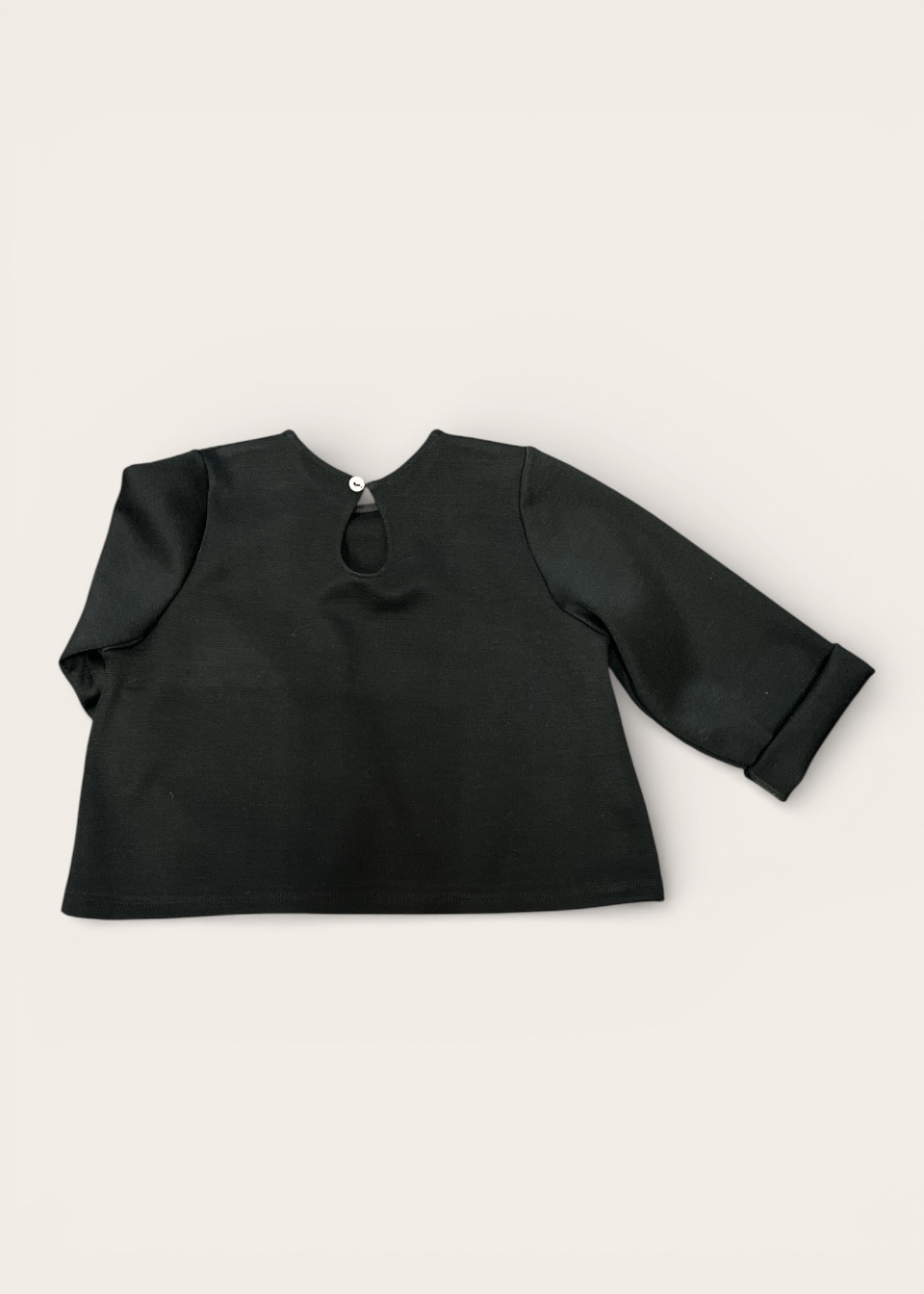 Pull enfant, tissu noir sportswear - LE VESTIAIRE DE JEANNE