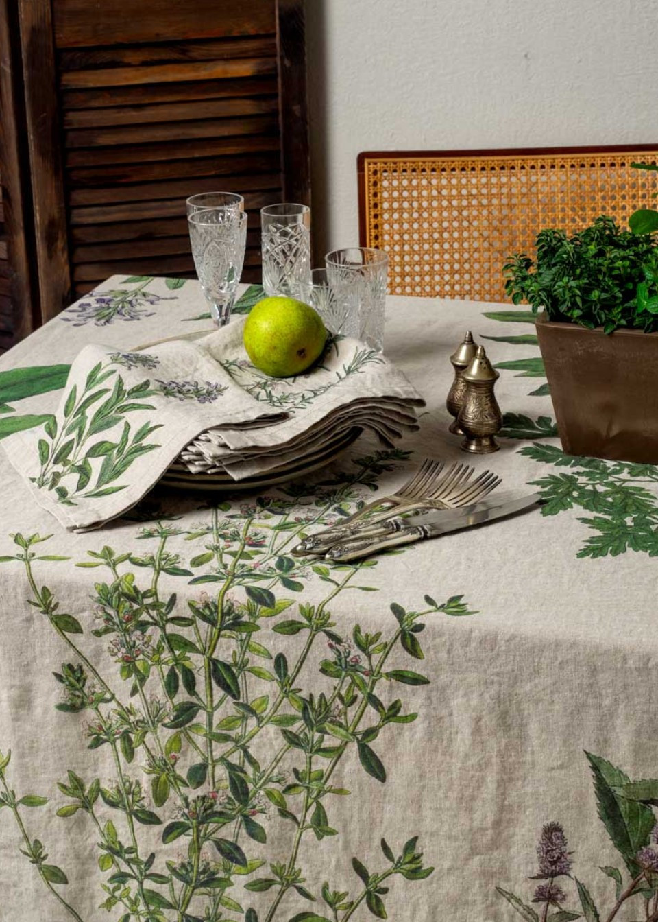 Linen tablecloth with Fine Herbs prints - LINOROOM