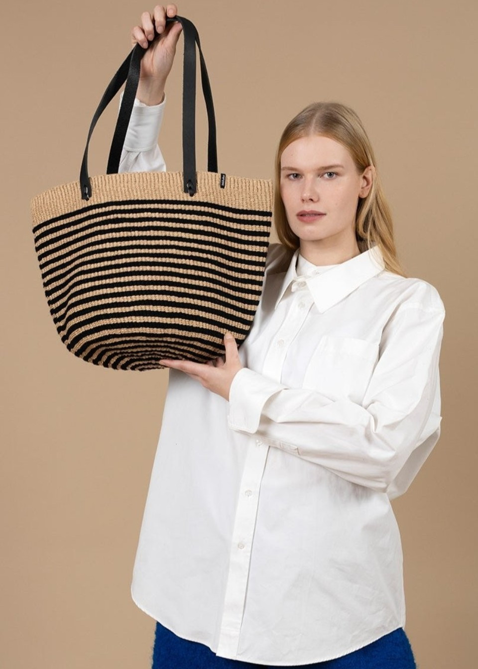 Panier Pamba à rayures avec anses en cuir noir - MIFUKO