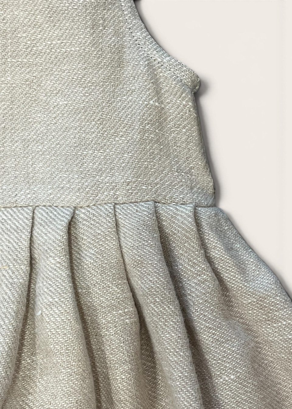 Robe à plis sans manches, lin épais beige