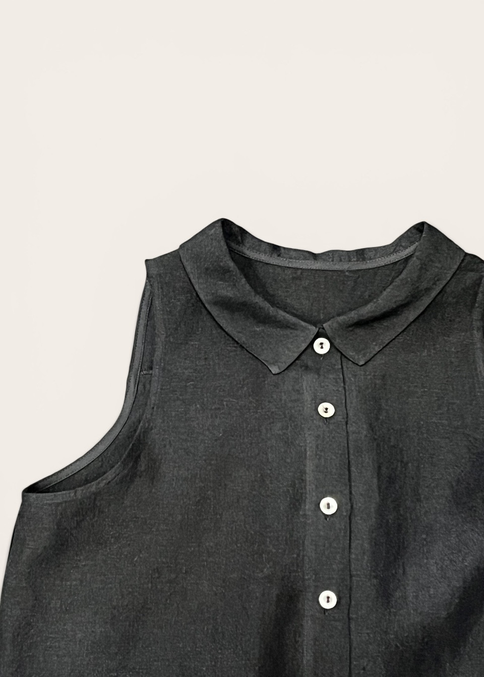 Chemise à plis sans manches, lin noir - LE VESTIAIRE DE JEANNE