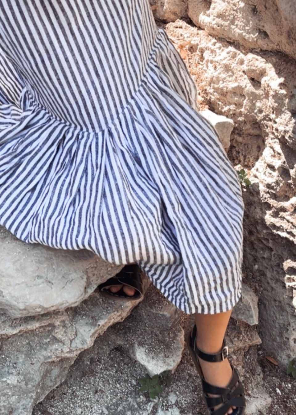 Pleated dress, sleeveless, light stripes linen