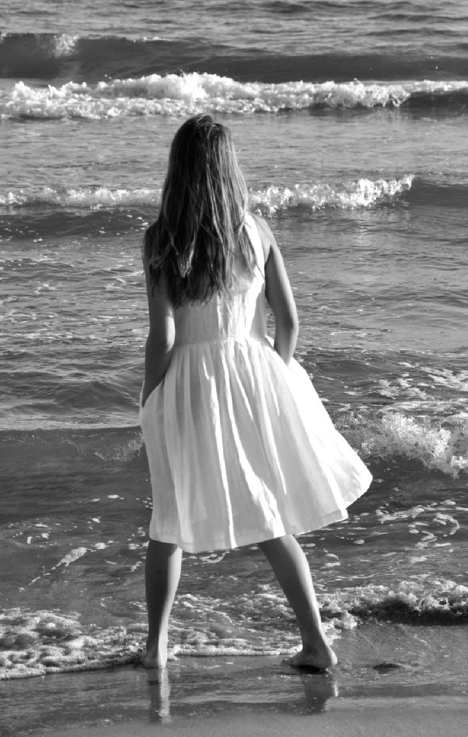 Pleated dress, sleeveless, white linen
