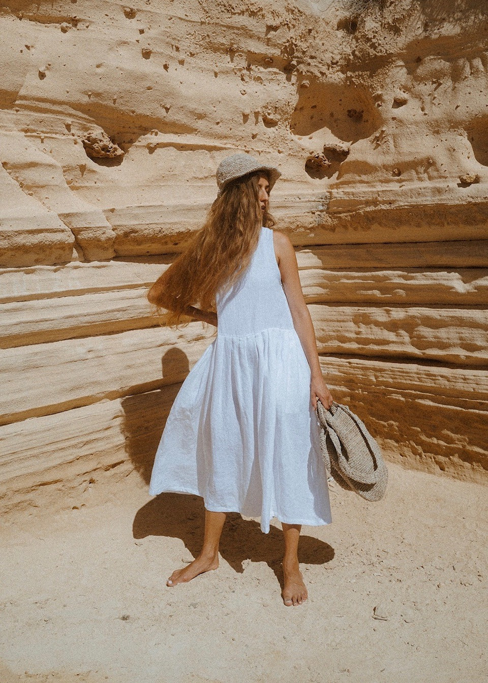 Robe à plis sans manches, lin blanc ancien
